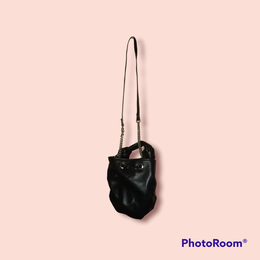 Womans bucket bag